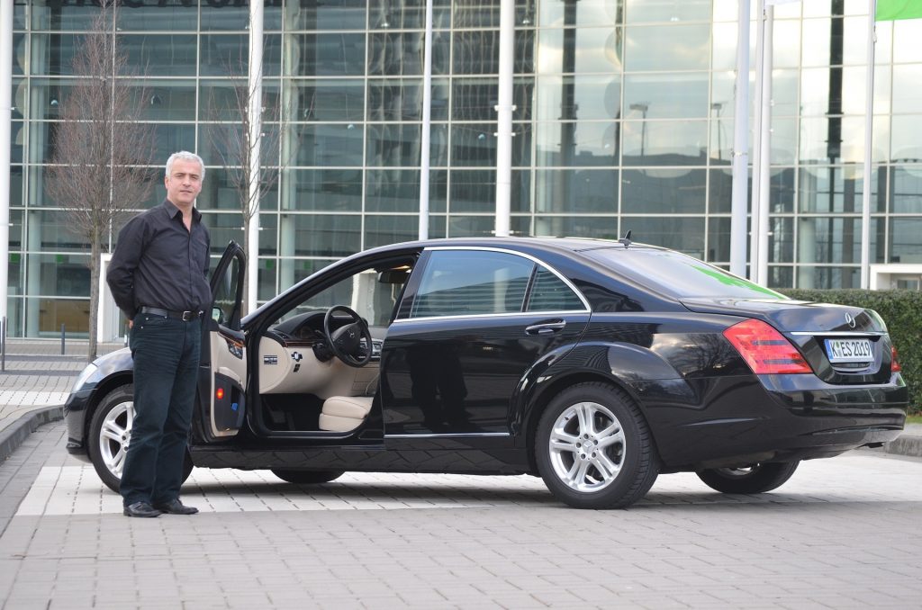 Limo service and airport transfer
